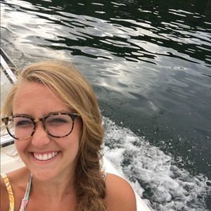 Meet your Posher, Nicole